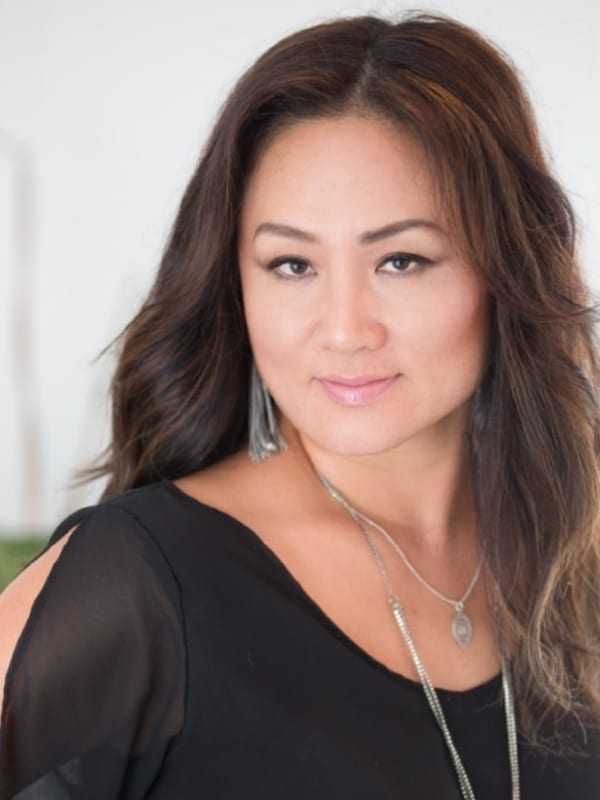 Sungmoon Wood, Licensed Aesthetician